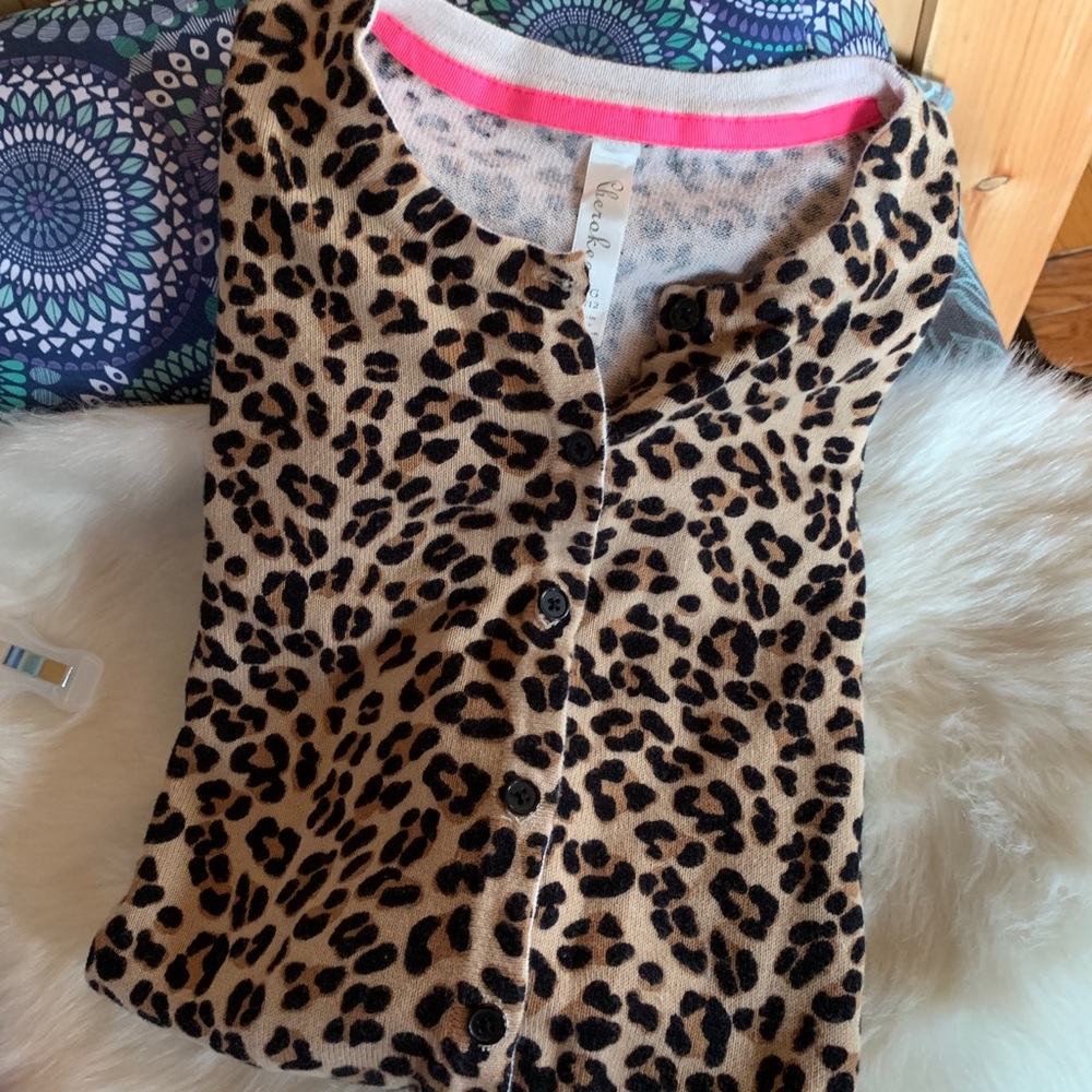 Trendy sweater - very cute!